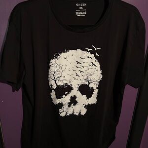 SHEIN Black Skull Graphic Tee